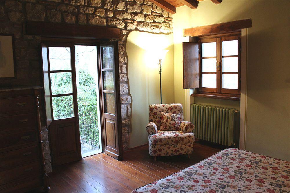 Borgo Corsignano Pensionat Poppi Exteriör bild
